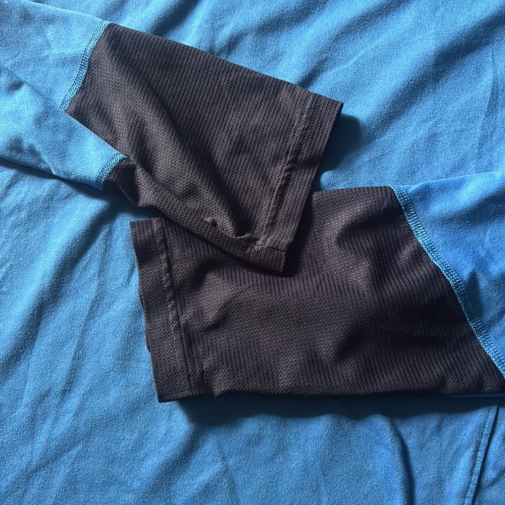 Under Armour 1/4 Zip Pullover Shirt - Picture 4 of 6